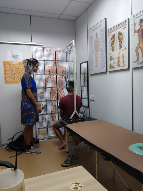 Center preview image 4